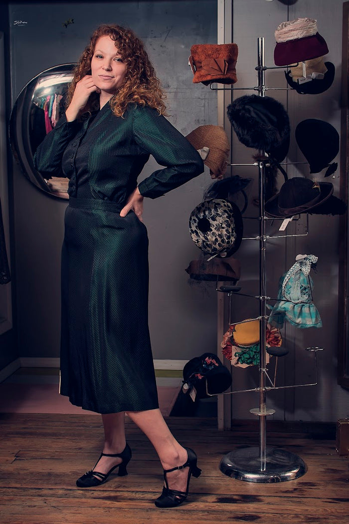 1950s Green Sheen Cocktail Skirt Set         w29 (M)