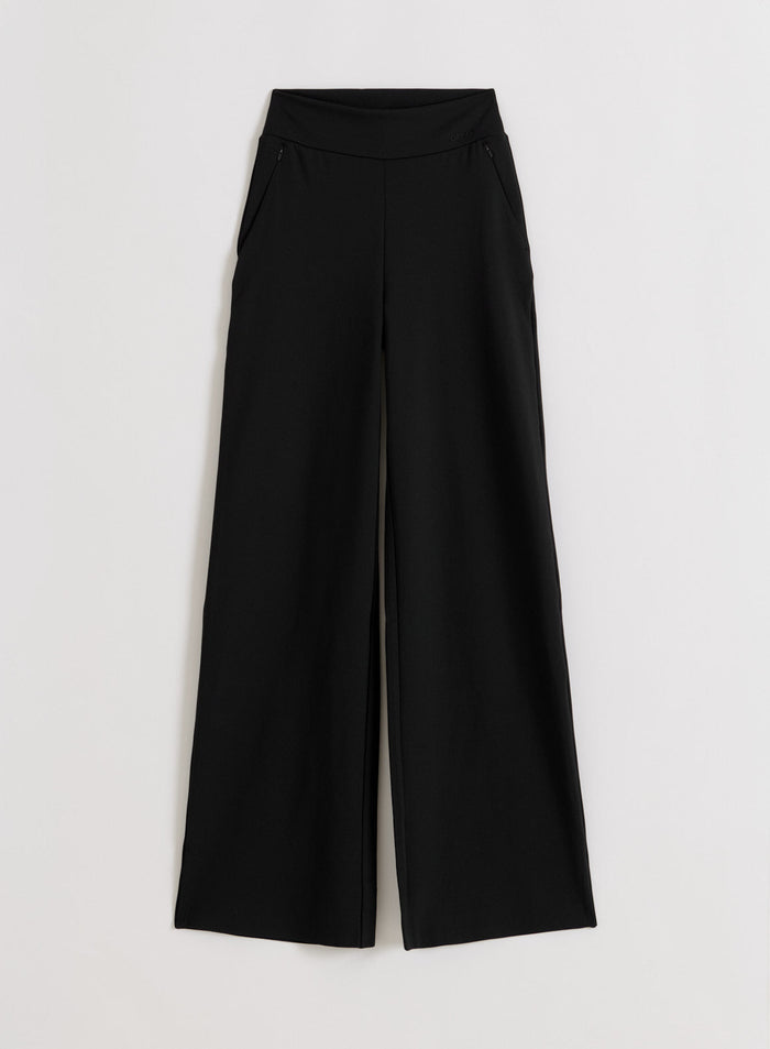 Mustat Sense Pants -housut vaakakuvassa