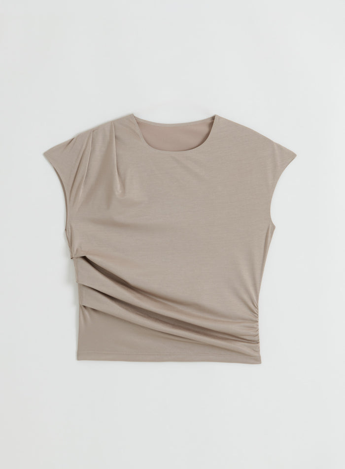 Flatlay-kuva aim'n Dark Clay Luminous Draped Short Sleeve -topista.