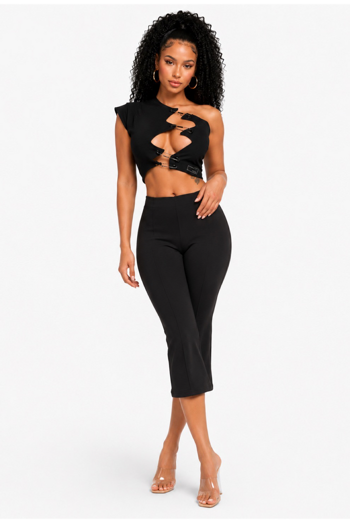 Future - Single Short Sleeve Zig Zag Front Cut Out Crop Top