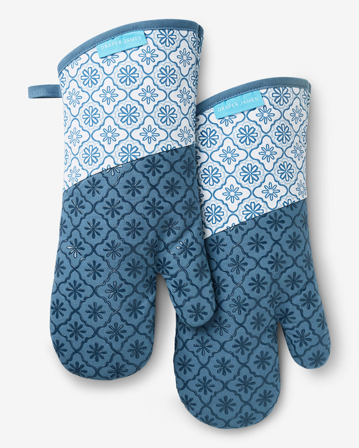 Geometric Floral Silicone Oven Mitt Set in Blue