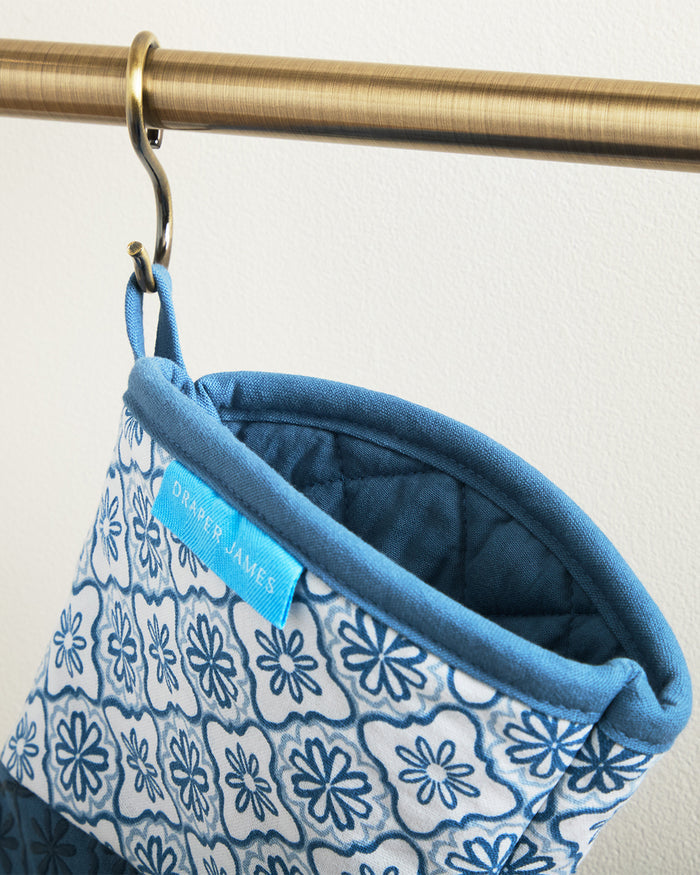 Geometric Floral Silicone Oven Mitt Set in Blue