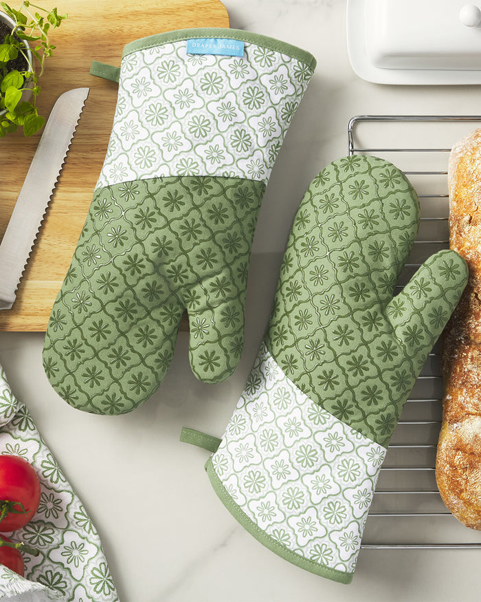 Geometric Floral Silicone Oven Mitt Set in Seafoam