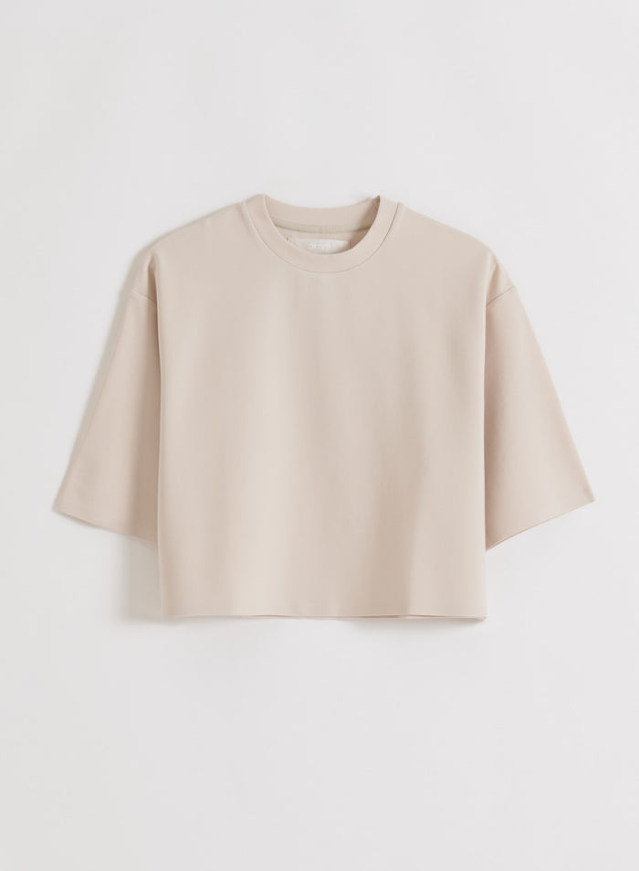 Hiekanvärinen aim'n Luxe Boxy Short Sleeve -toppi, tasaisesti aseteltuna [M-170CM]