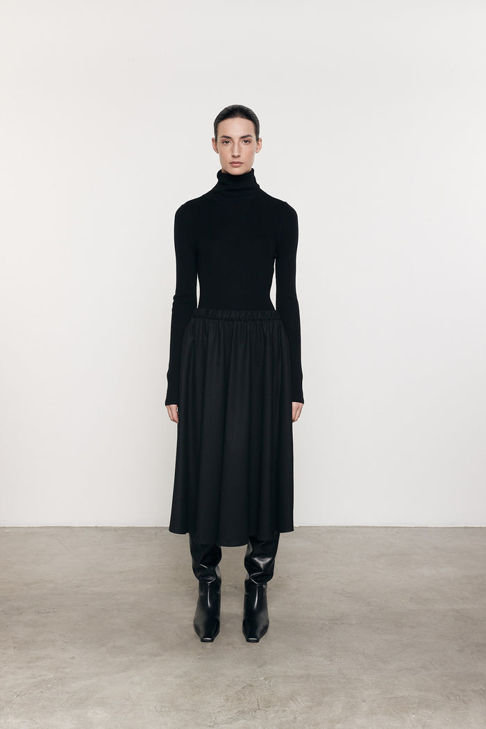 Silk Sweater Layering Turtleneck - Black
