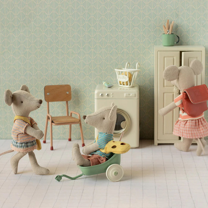 Tricycle Mouse, Big Sister