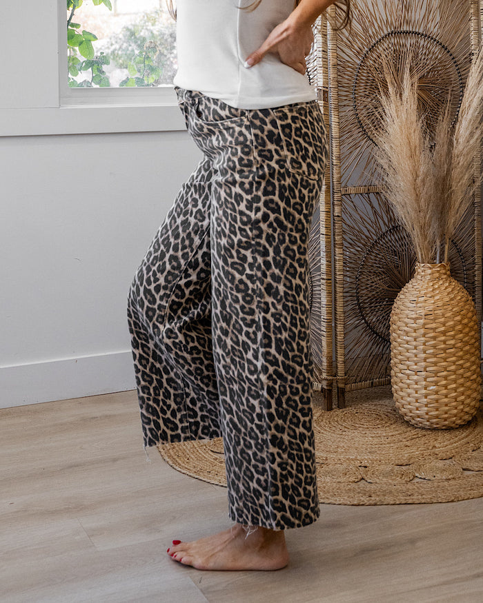 Vervet Skye Wide Leg Non Distressed Crop Jeans - Leopard Vervet